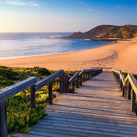 A Gaivota - Walking Distance To Monte Clerigo And Amoreira Beaches Aljezur Exterior foto